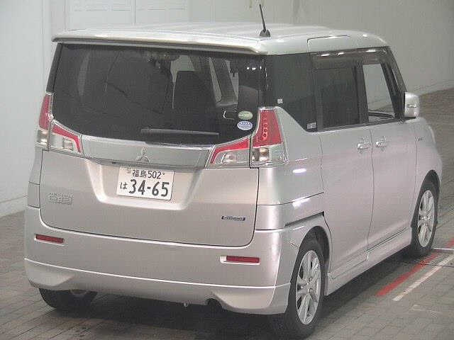 MITSUBISHI DELICA D2 2015