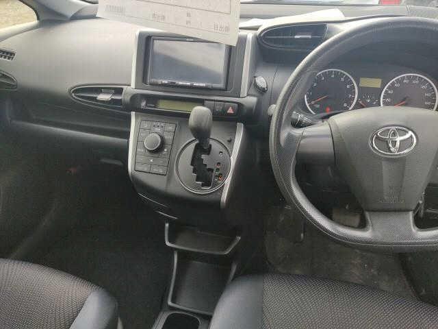 TOYOTA WISH 2013