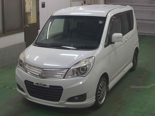 MITSUBISHI DELICA D2 2014