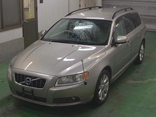 VOLVO V70 2010