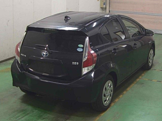 TOYOTA AQUA 2015