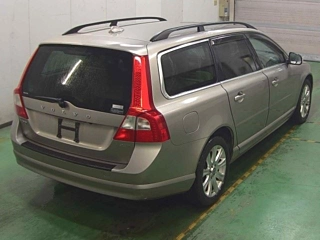 VOLVO V70 2010