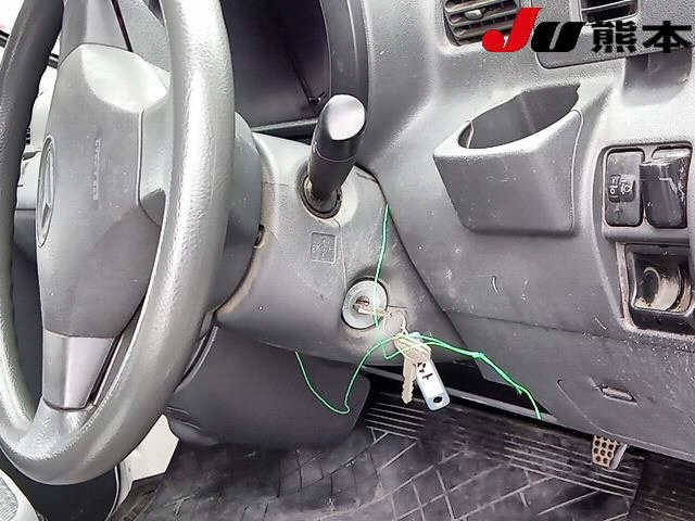 DAIHATSU HIJET VAN 2011