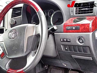 TOYOTA VELLFIRE 2009
