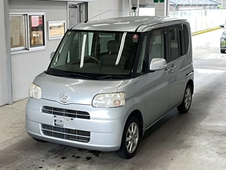 DAIHATSU TANTO 2010
