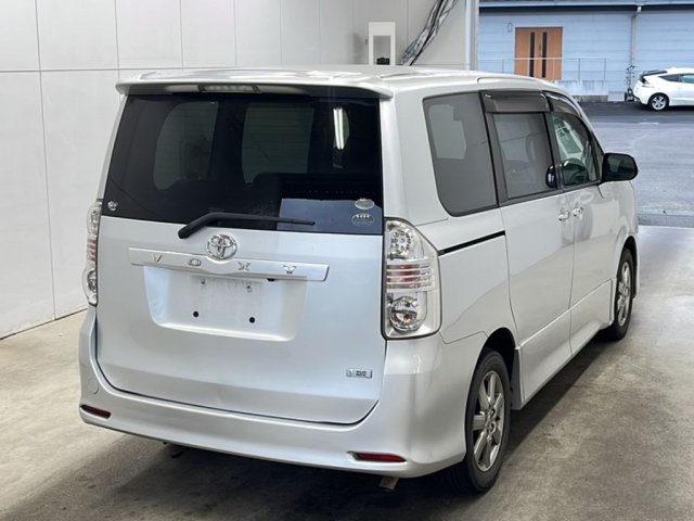TOYOTA VOXY 2008