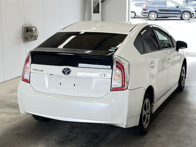 TOYOTA PRIUS 2014