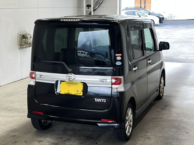 DAIHATSU TANTO 2010