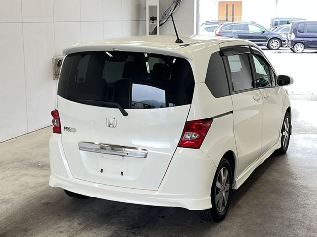 HONDA FREED 2010