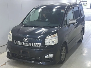 TOYOTA VOXY 2013