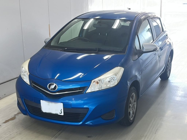 TOYOTA VITZ 2011