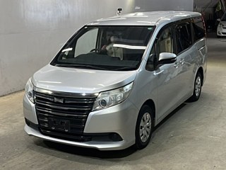 TOYOTA NOAH 2014
