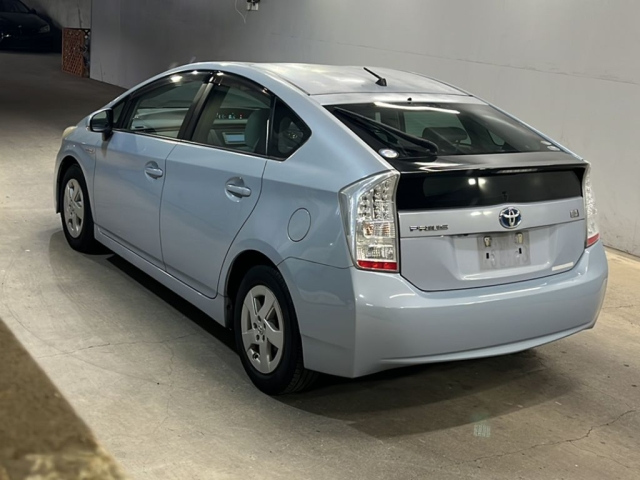 TOYOTA PRIUS 2011