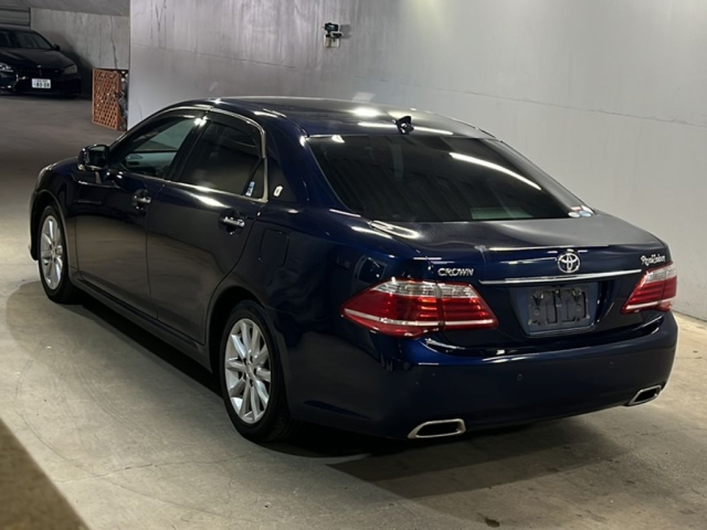 TOYOTA CROWN 2011
