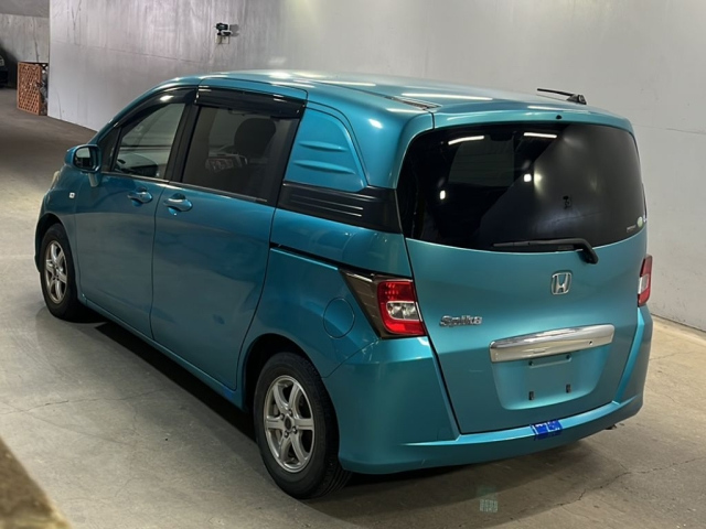HONDA FREED 2011