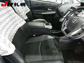 TOYOTA PRIUS ALPHA 2015