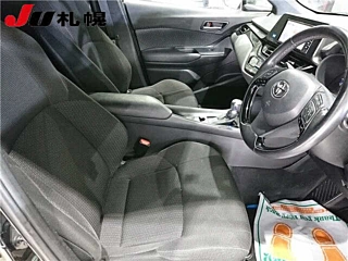 TOYOTA C-HR 2017