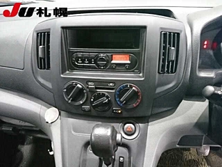 NISSAN NV200 2018