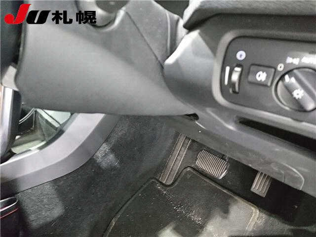 VOLVO V40 2016