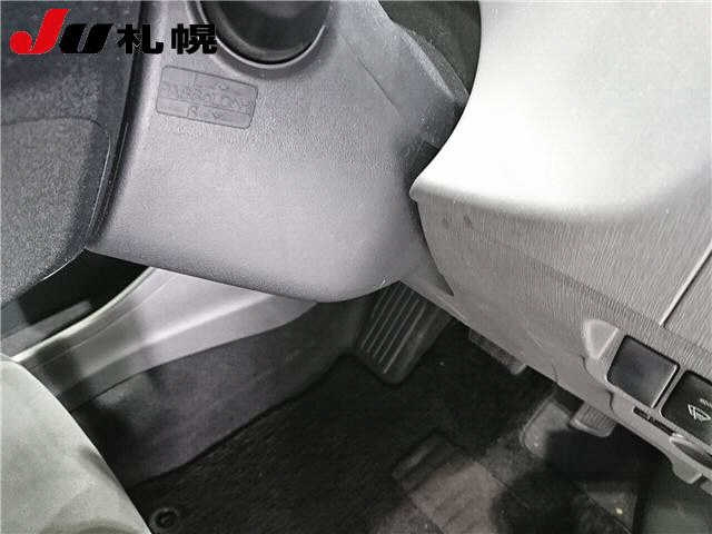 TOYOTA PRIUS ALPHA 2012