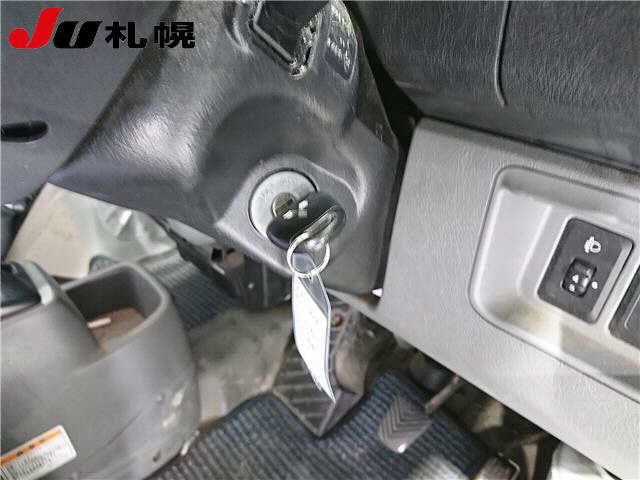 MITSUBISHI MINICAB VAN 2012
