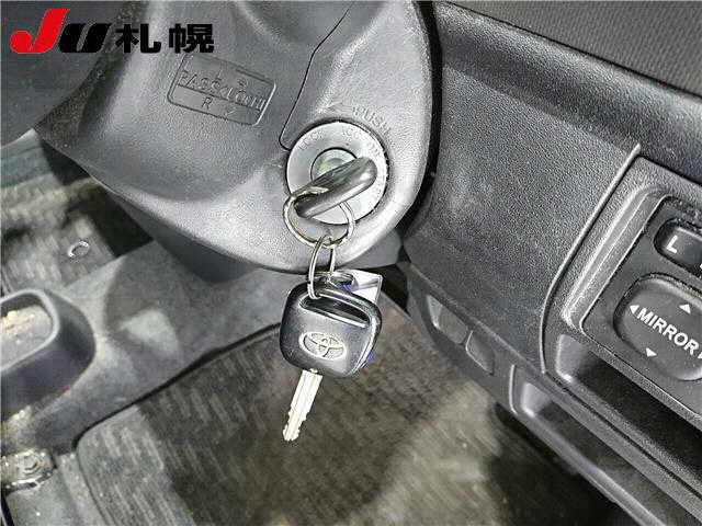 TOYOTA SIENTA 2012