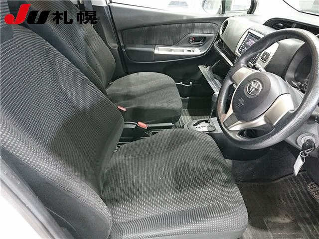 TOYOTA VITZ 2015