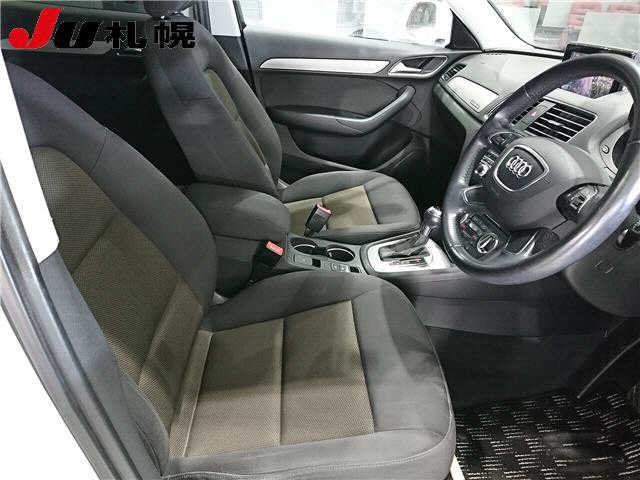 AUDI Q3 2012