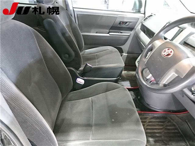 TOYOTA VOXY 2008