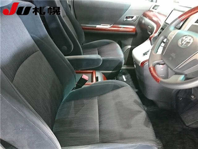 TOYOTA VELLFIRE 2009