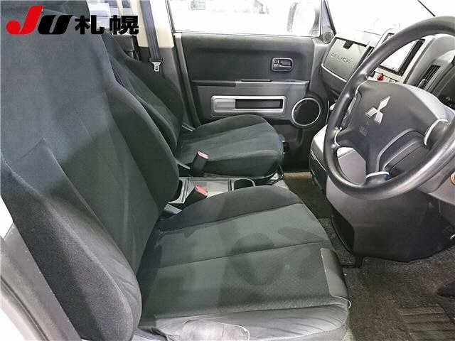 MITSUBISHI DELICA D5 2013