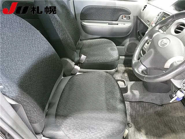 TOYOTA SIENTA 2012