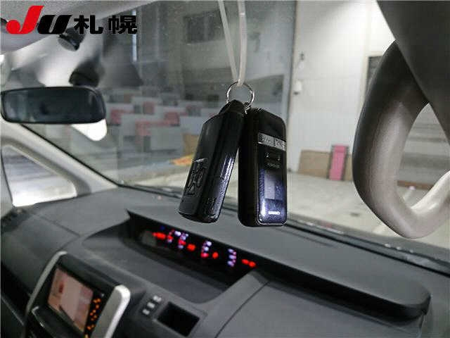 TOYOTA VOXY 2010