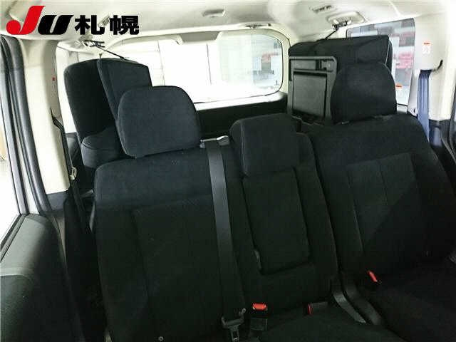 MITSUBISHI DELICA D5 2013