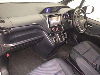 TOYOTA NOAH 2015