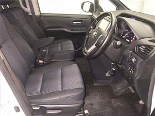 TOYOTA NOAH 2015