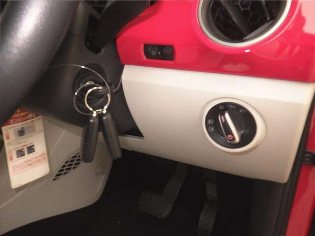 VOLKSWAGEN UP 2013