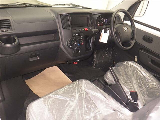 TOYOTA TOWN ACE VAN 2025