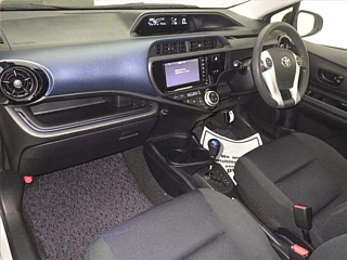 TOYOTA AQUA 2016