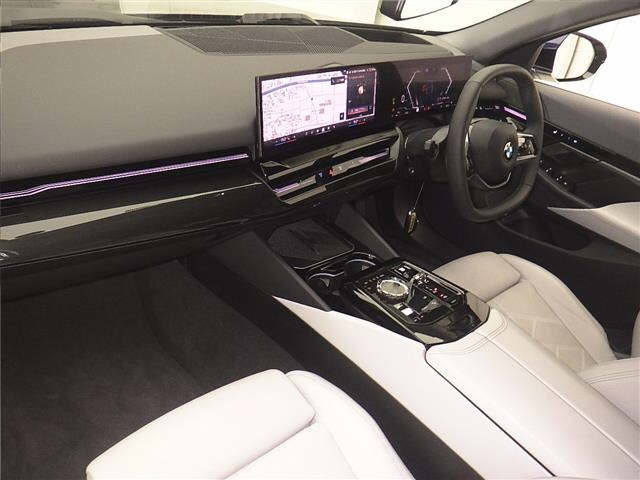 BMW 5 SERIES 2023