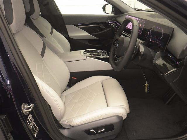 BMW 5 SERIES 2023