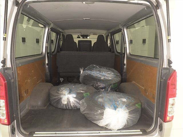 TOYOTA HIACE VAN 2020
