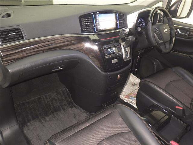 NISSAN ELGRAND 2018