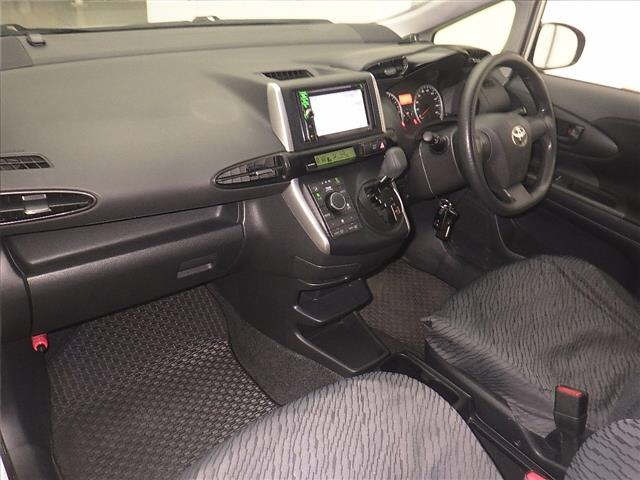 TOYOTA WISH 2012