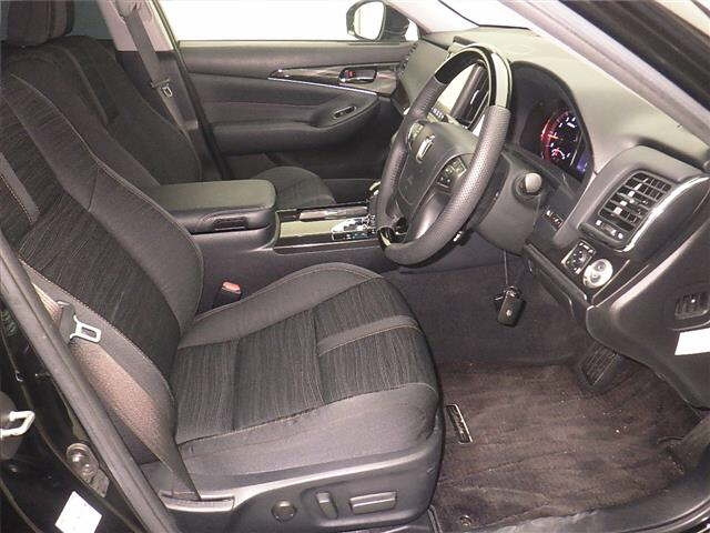 TOYOTA CROWN 2013