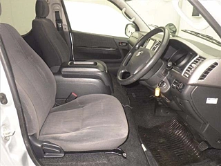 TOYOTA HIACE VAN 2011