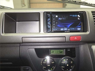 TOYOTA HIACE VAN 2011