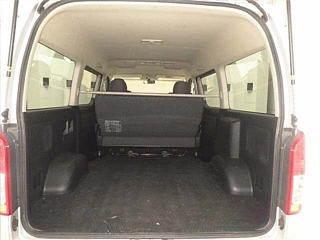 TOYOTA HIACE VAN 2011