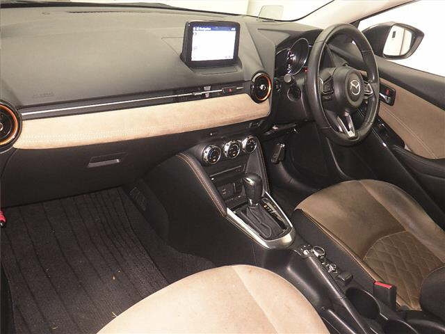 MAZDA DEMIO 2017