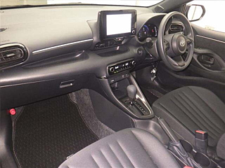 TOYOTA YARIS 2025